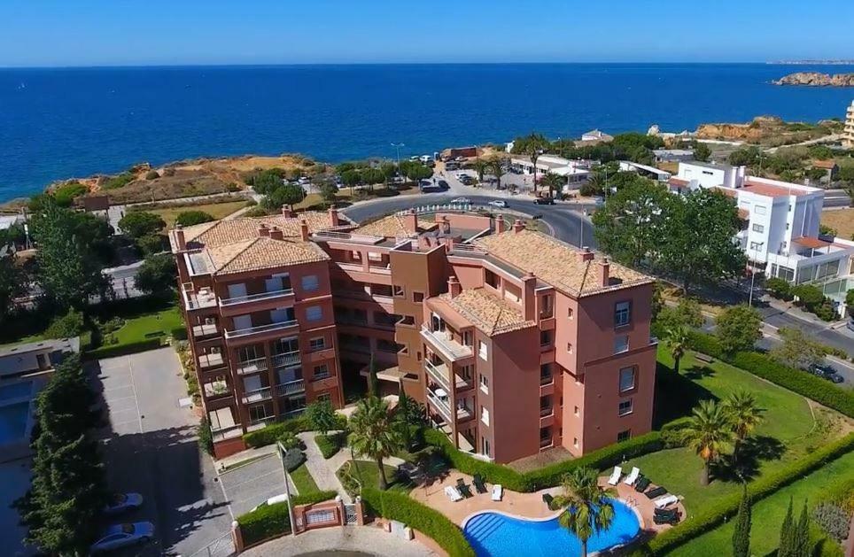 Beachfront Seaview Litoralmar Apt, Fast Wifi, Airco, Pool, Private Parking Portimão Dış mekan fotoğraf
